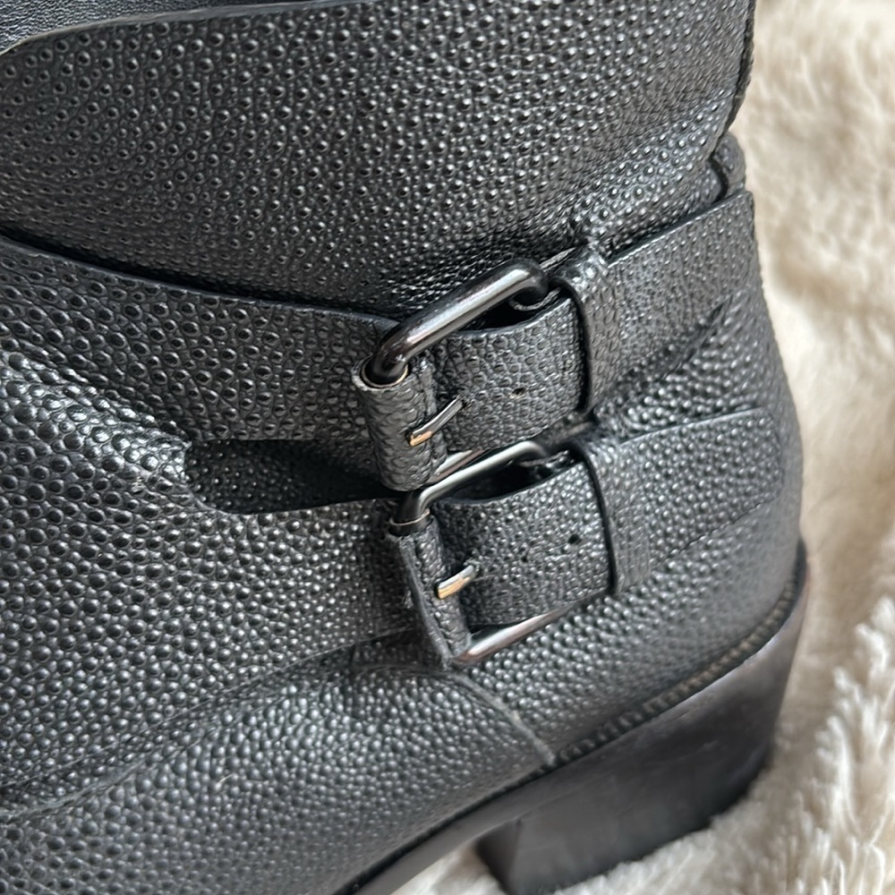 Alexander wang black leather Erin ankle boot
EU Size 38 / US size 8 - Picture 2 of 10